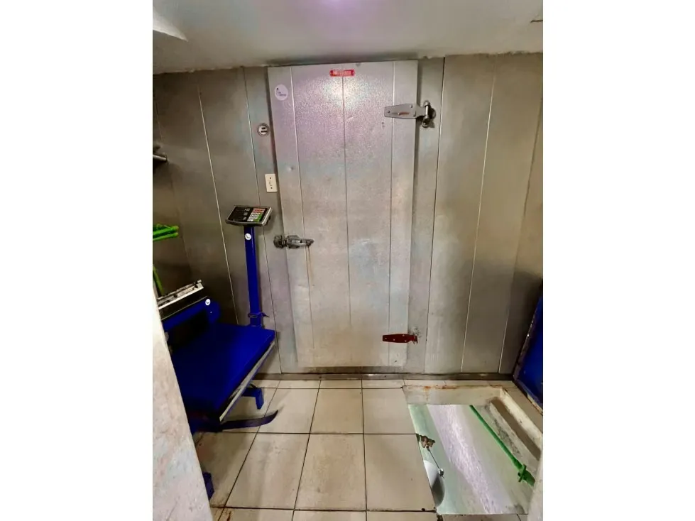 Se vende Local comercial 80m² Av Urdaneta - 13