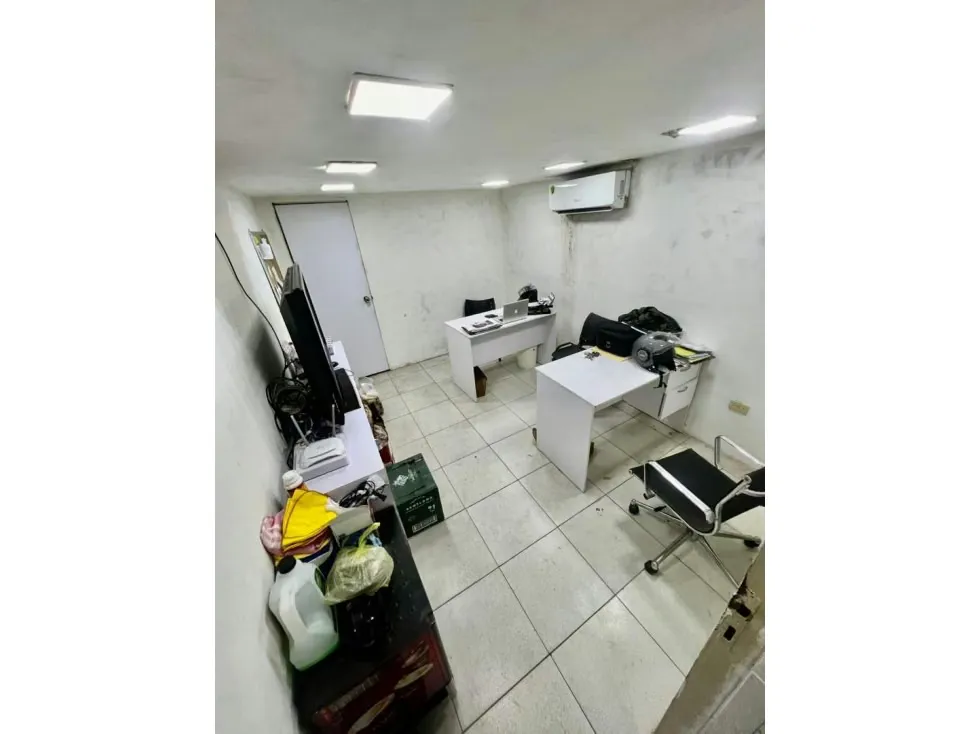Se vende Local comercial 80m² Av Urdaneta - 10