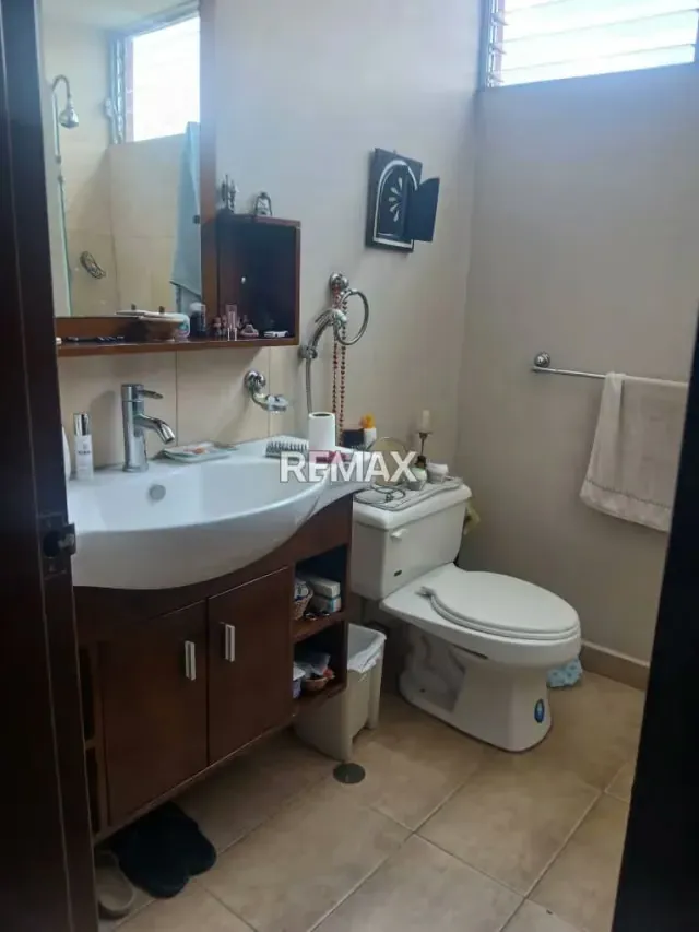 En Venta Amplio Apartamento en Plena Avenida Lara Diagonal al Club El Country de Barquisimeto - 8