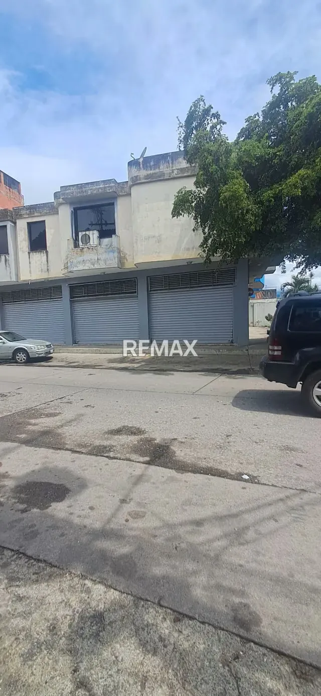 Alquiler de local de 54 metros cuadrados en la calle Paez de cagua Zona centro - 3