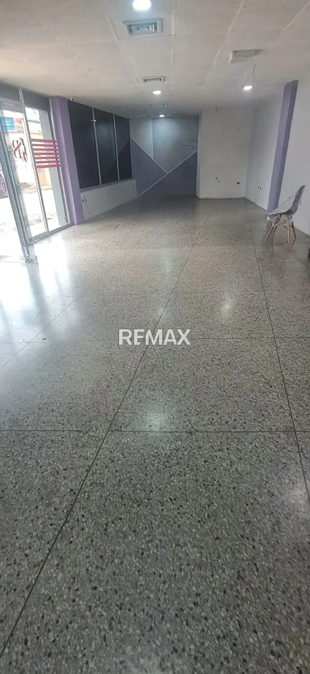 Alquiler de local de 54 metros cuadrados en la calle Paez de cagua Zona centro - 5