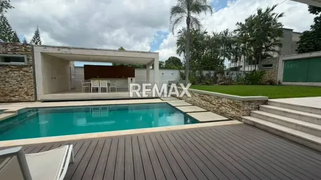 EXCLUSIVA QUINTA PREMIUM EN VENTA | EN CONJUNTO CERRADO CON ACCESO CONTROLADO | URB. LA VIÑA, COCINA EQUIPADA | POZO Y PLANTA 100%. - 3