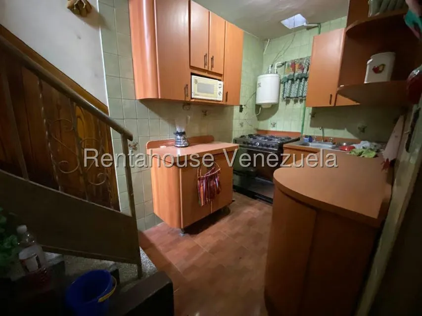 Casa (Multipes Niveles) en Alquiler en Catia, Distrito Metropolitano - 13