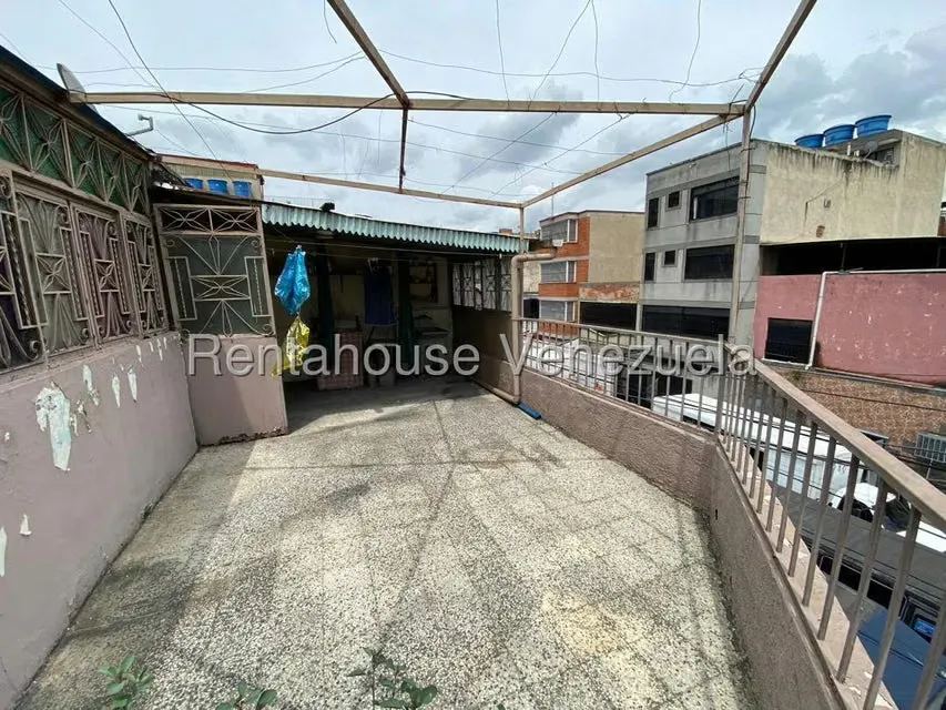 Casa (Multipes Niveles) en Alquiler en Catia, Distrito Metropolitano - 24