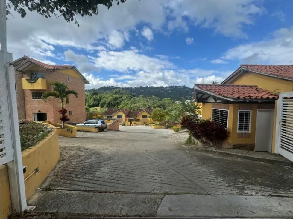 Se Vende Bello Apto Duplex 117m²-3H+2B+1BV+AA-La Union 9184