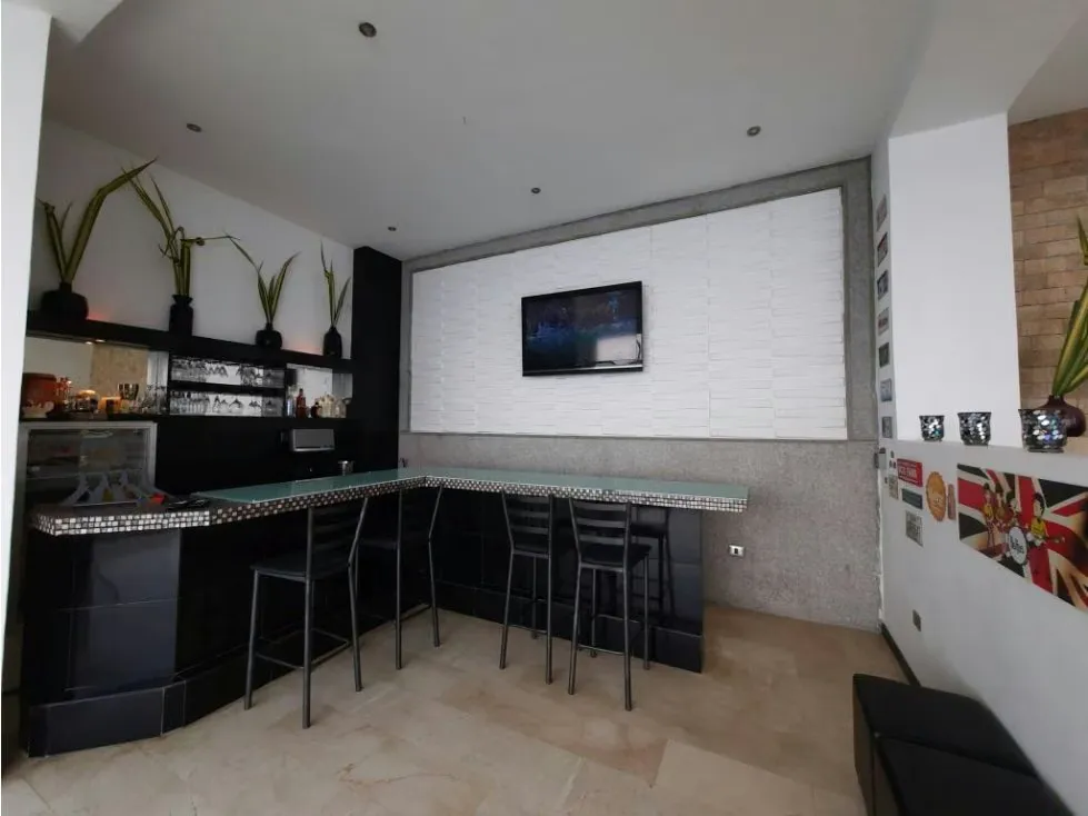 Casa en Venta En Colinas de La Lagunita 5H/ 5B/ 8P - 13