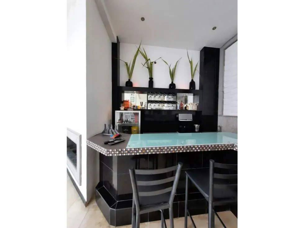 Casa en Venta En Colinas de La Lagunita 5H/ 5B/ 8P - 16