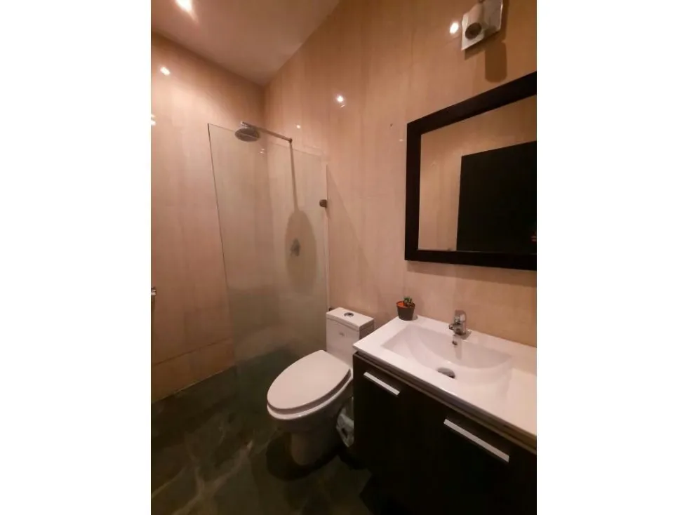 Casa en Venta En Colinas de La Lagunita 5H/ 5B/ 8P - 38