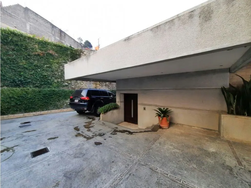 Casa en Venta En Colinas de La Lagunita 5H/ 5B/ 8P - 39