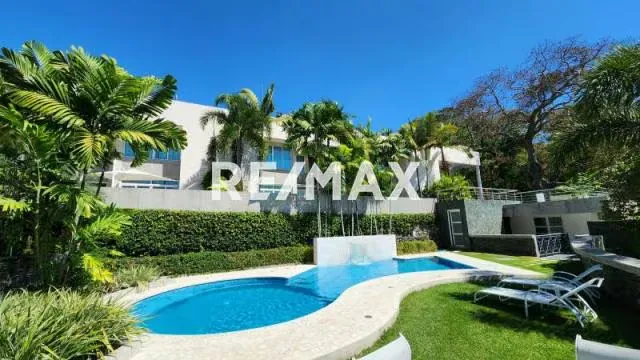 Exclusivo e Imponente Townhouse en venta en la Urbanización La Viña - 3