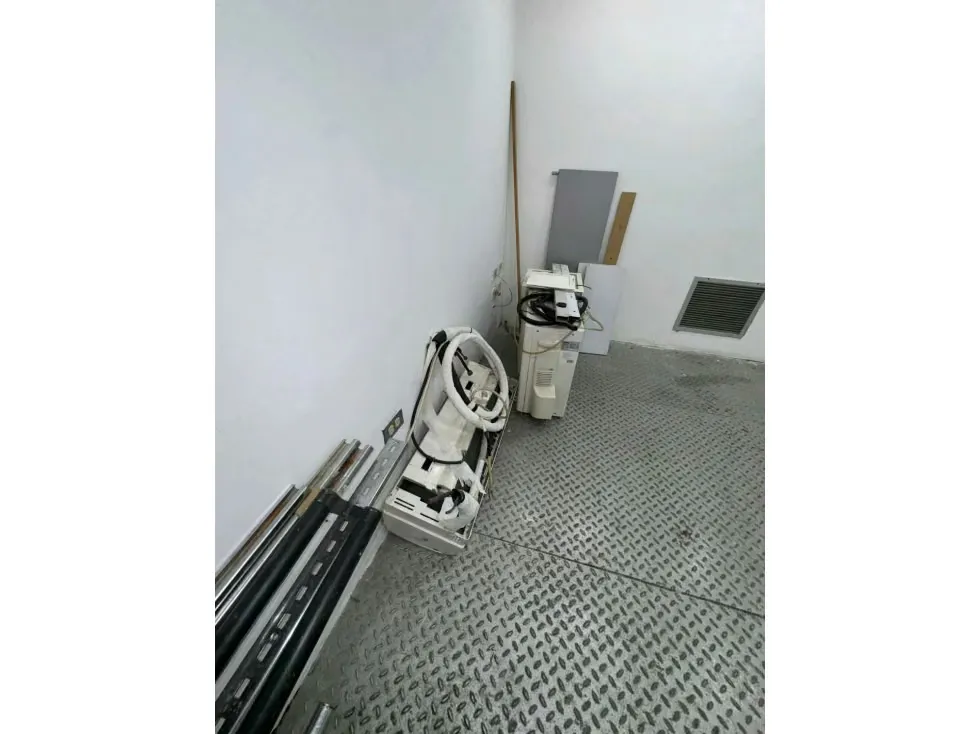 Local comercial en venta en Galerías Ávila 52C/26T - 8