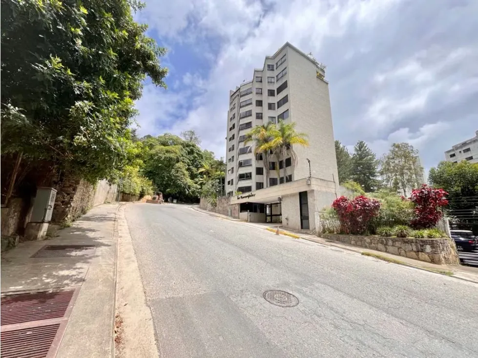 Venta de exclusivo apartamento en Los Naranjos 3 puestos