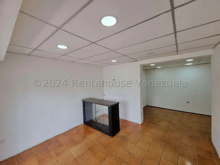 Local Comercial en Alquiler en Parroquia Catedral, Lara - 28