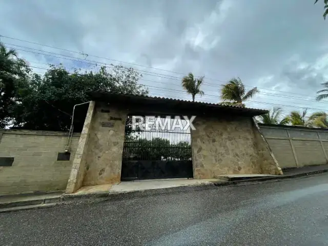 LOCAL COMERCIAL VENTA AGUA VIVA PALAVECINO