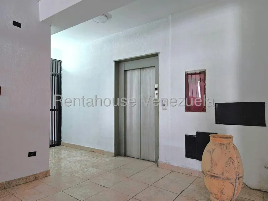 Apartamento (1 Nivel) en Venta en Zona Este, Lara - 2