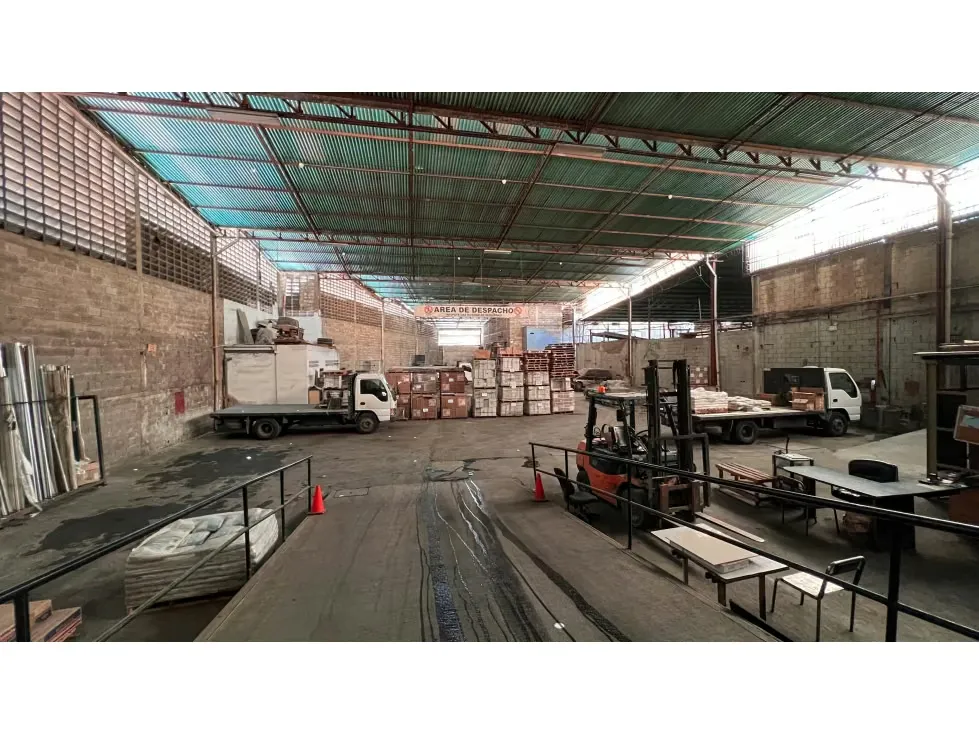 Se vende Galpon 2950m² 4b+10e La Bandera - 12