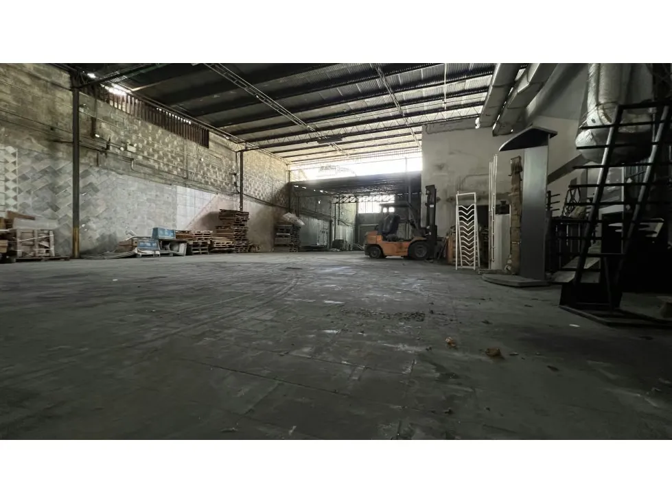 Se vende Galpon 2950m² 4b+10e La Bandera - 14