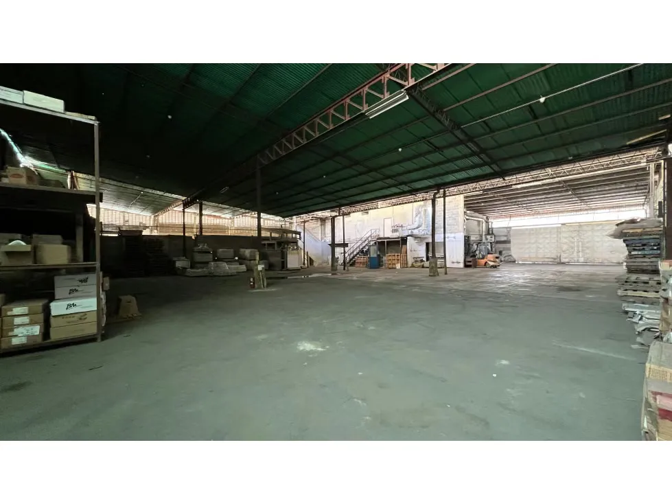 Se vende Galpon 2950m² 4b+10e La Bandera - 18