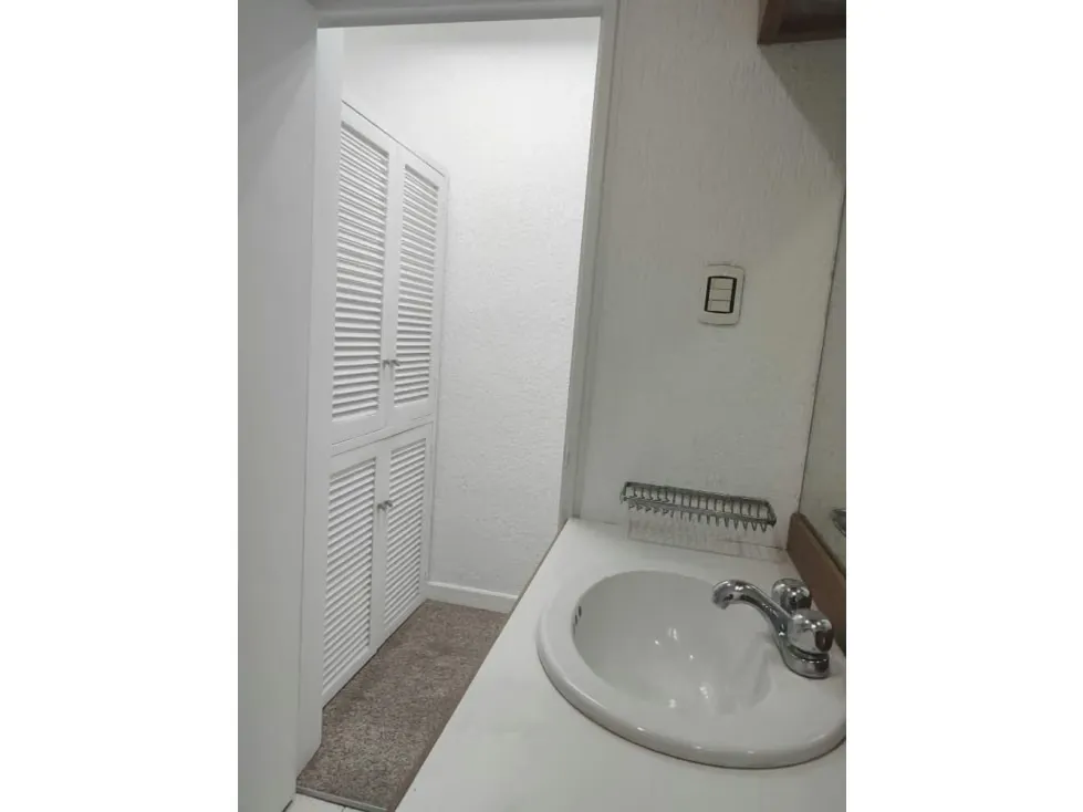 Alquilo oficina 60m2 La Lagunita 9373 - 11