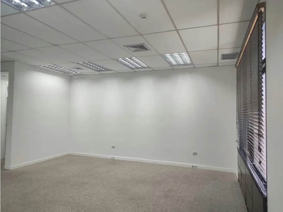 Alquilo oficina 60m2 La Lagunita 9373 - 7