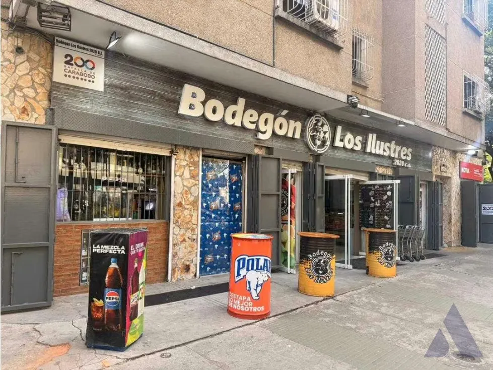 Vendo/alquilo fondo de comercio 120m2 Los Símbolos 4845