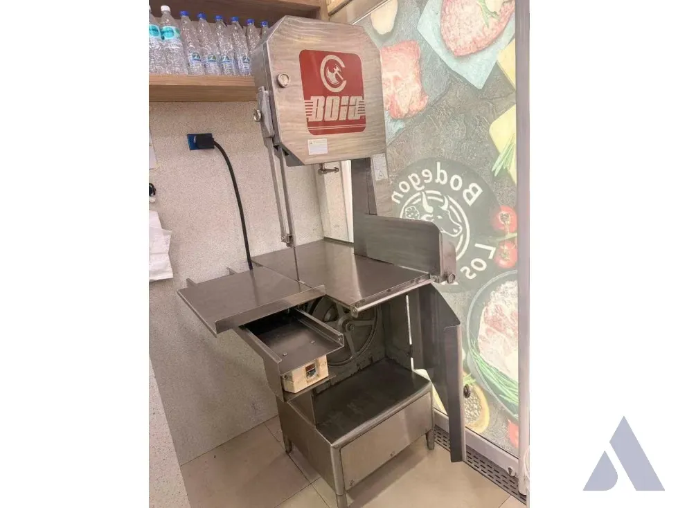Vendo/alquilo fondo de comercio 120m2 Los Símbolos 4845 - 12