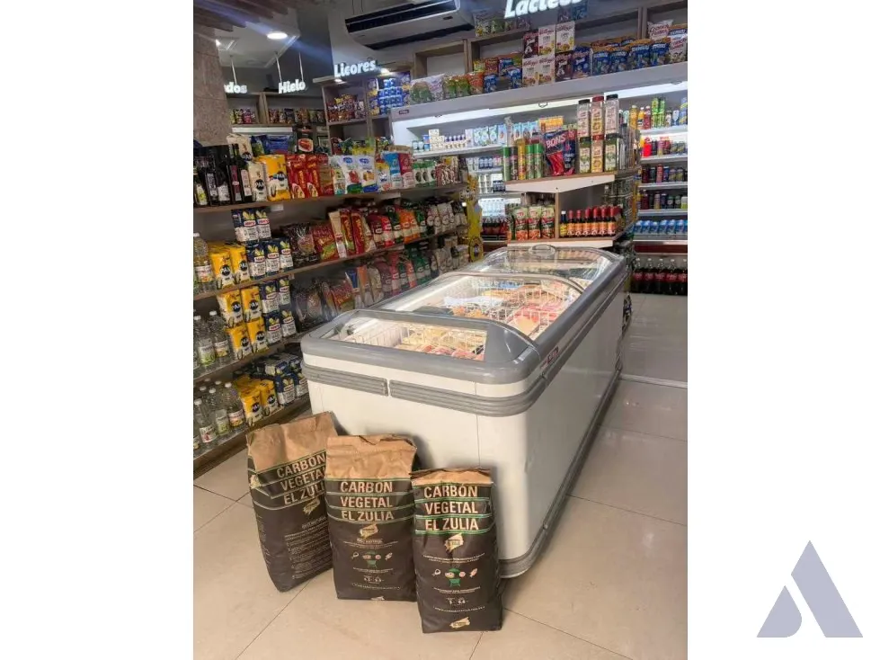 Vendo/alquilo fondo de comercio 120m2 Los Símbolos 4845 - 4
