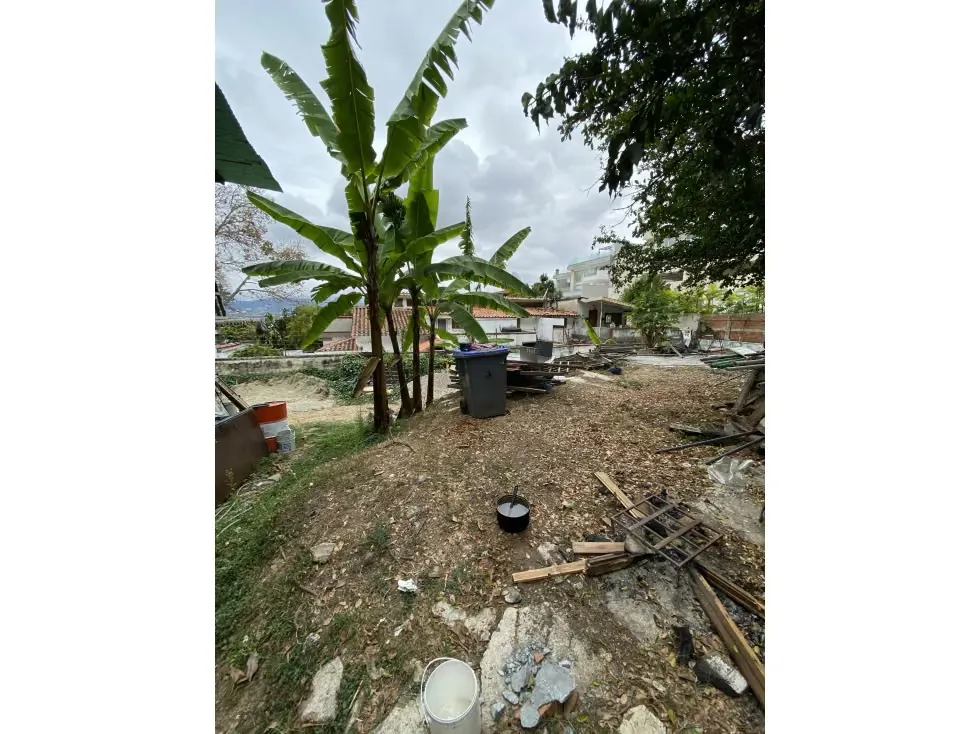 TERRENO EN VENTA DE 600M2 - URB. ALTAMIRA - 2