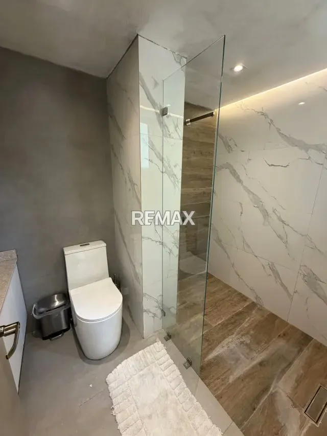 EN VENTA APARTAMENTO EN RES. ICEBERG - 13