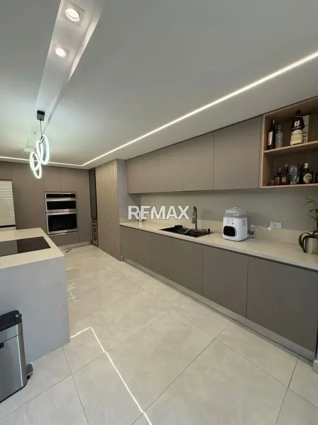 EN VENTA APARTAMENTO EN RES. ICEBERG - 3