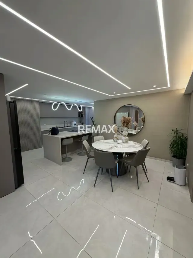EN VENTA APARTAMENTO EN RES. ICEBERG - 5