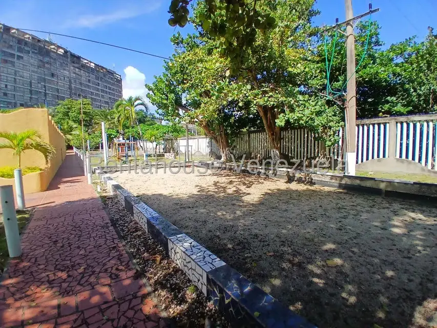 Apartamento (1 Nivel) en Venta en Ciudad Balneario Higuerote, Miranda - 19