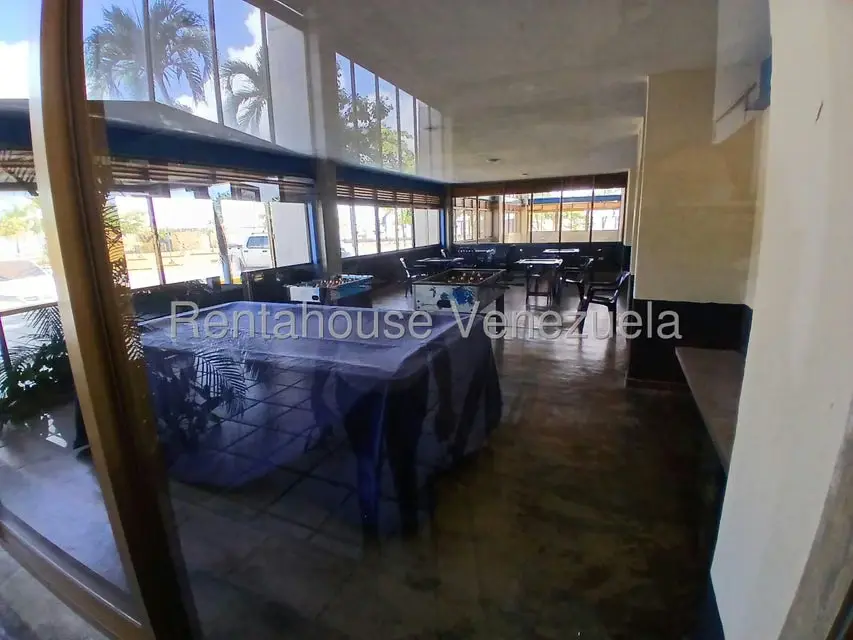 Apartamento (1 Nivel) en Venta en Ciudad Balneario Higuerote, Miranda - 2