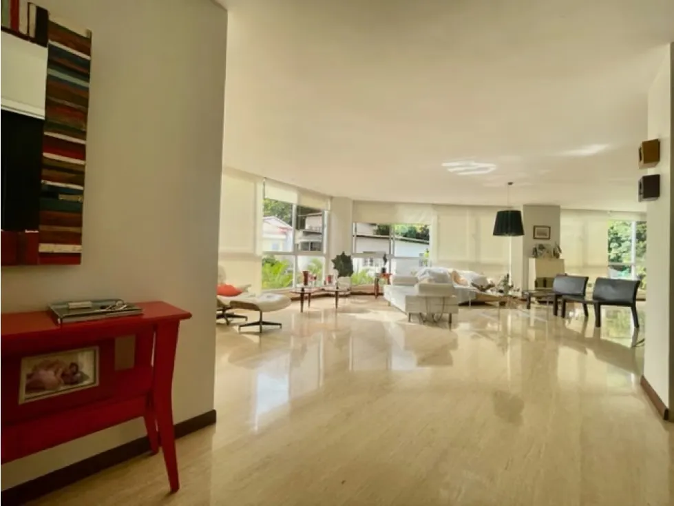 Se vende PH 300m2 Los Palos Grandes 9646 - 3