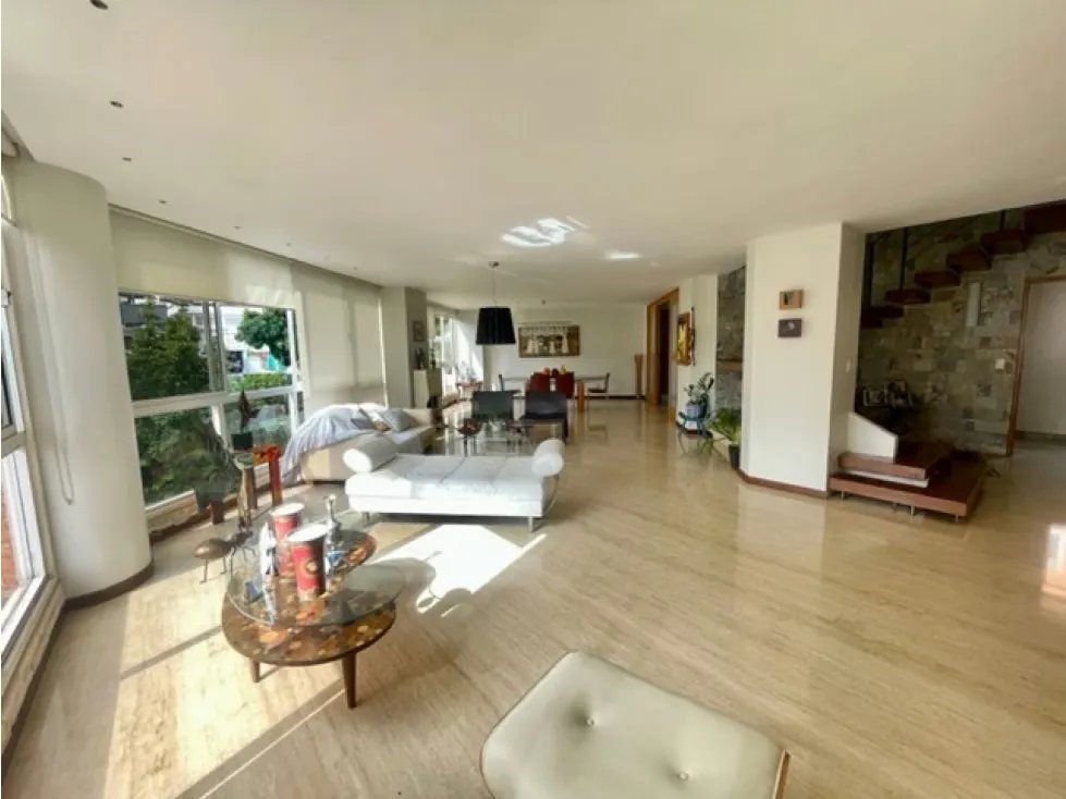 Se vende PH 300m2 Los Palos Grandes 9646 - 4