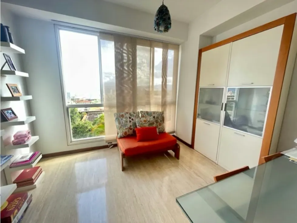 Se vende PH 300m2 Los Palos Grandes 9646 - 7