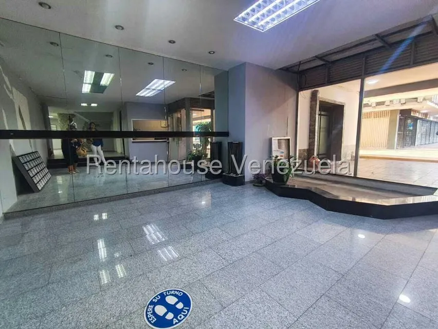 Apartamento (1 Nivel) en Venta en Santa Eduvigis, Distrito Metropolitano - 3