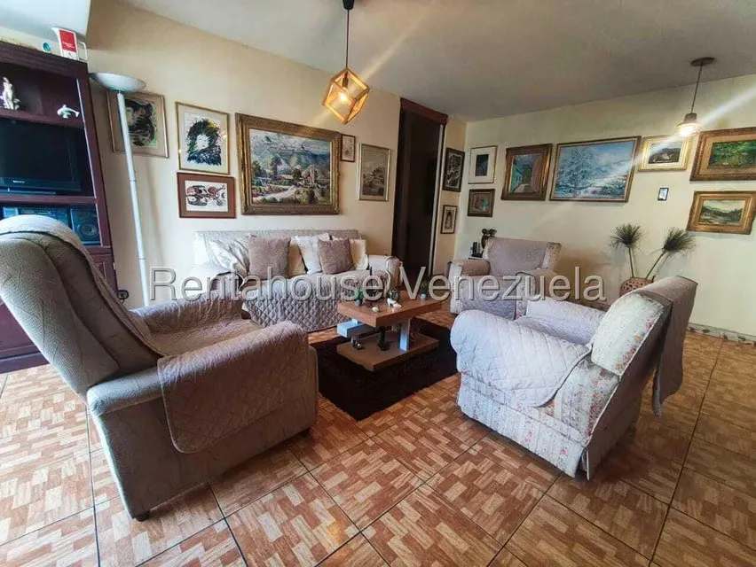 Apartamento (1 Nivel) en Venta en Santa Eduvigis, Distrito Metropolitano - 4