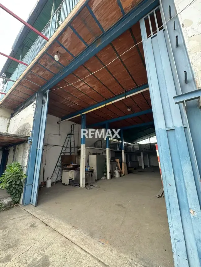 Galpón comercial con apartamento en venta Av. 99 Santa Rosa Valencia Carabobo - 4