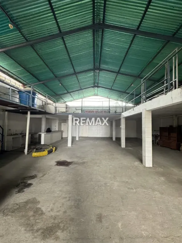 Galpón comercial con apartamento en venta Av. 99 Santa Rosa Valencia Carabobo - 5