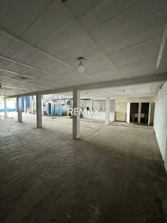 Galpón comercial con apartamento en venta Av. 99 Santa Rosa Valencia Carabobo - 6