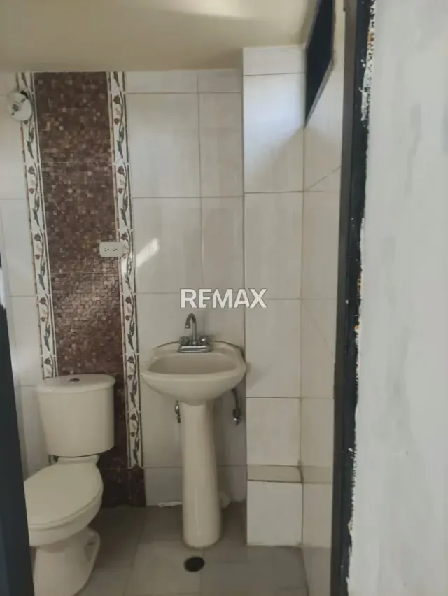SE ALQUILA LOCAL COMERCIAL EN CABUDARE, 40M2 - 3
