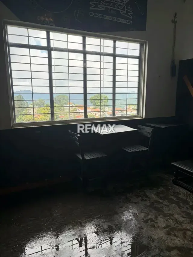 ¡OPORTUNIDAD ÚNICA EN LA LAGUNITA! Local Comercial con Vistas Espectaculares y Potencial Residencial - 6
