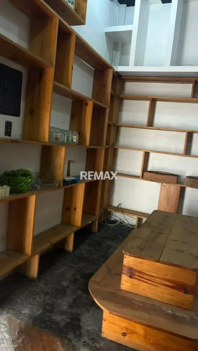 ¡OPORTUNIDAD ÚNICA EN LA LAGUNITA! Local Comercial con Vistas Espectaculares y Potencial Residencial - 9