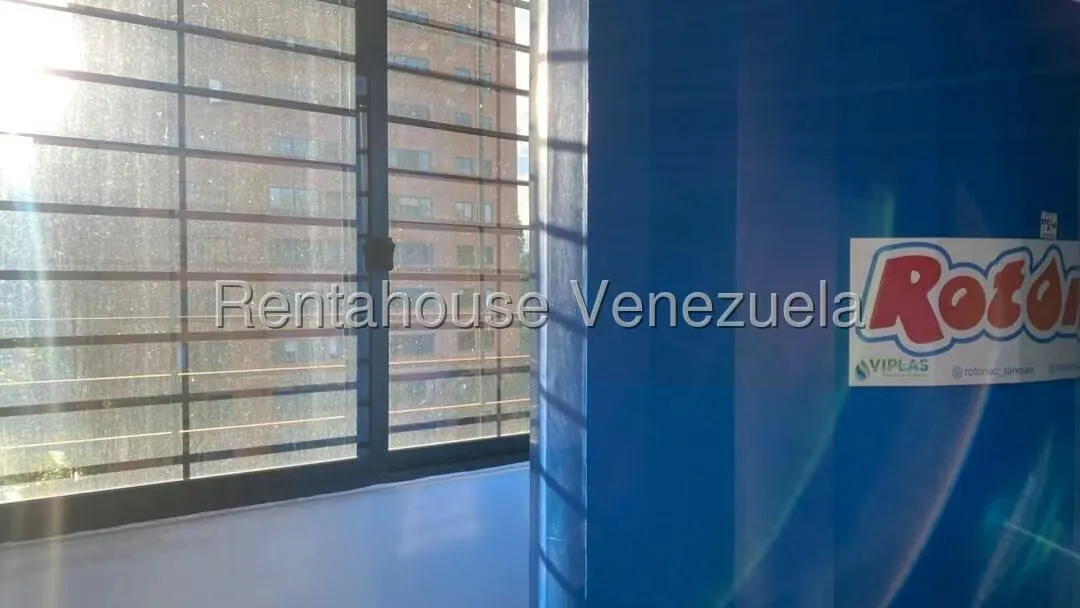 Apartamento (1 Nivel) en Alquiler en Parque Caiza, Distrito Metropolitano - 12