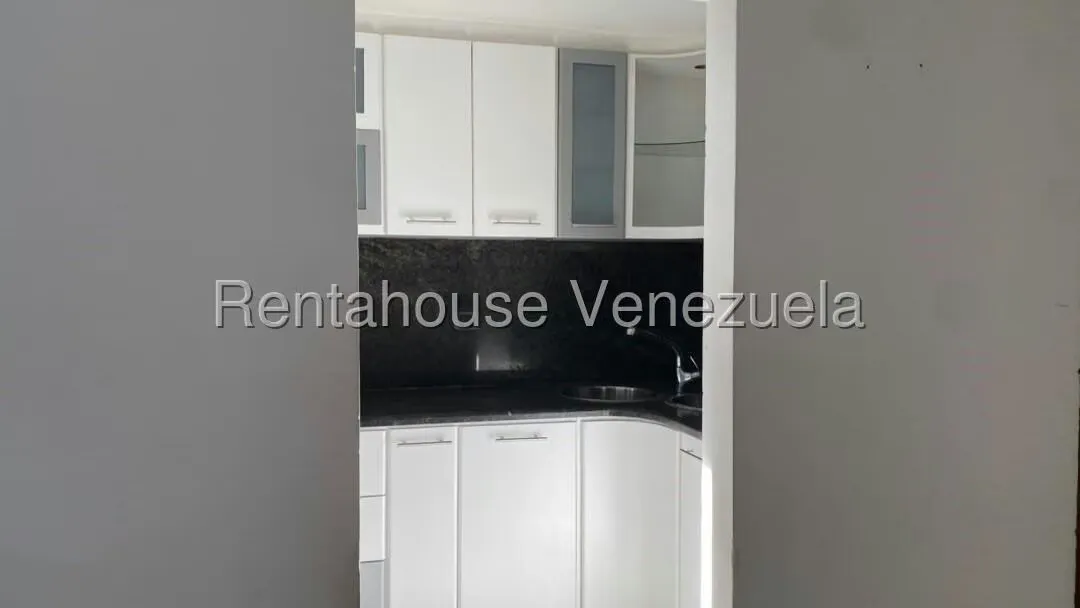 Apartamento (1 Nivel) en Alquiler en Parque Caiza, Distrito Metropolitano - 8