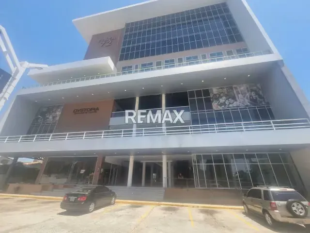 En Alquiler • Centro Comercial Plaza 72 - 2