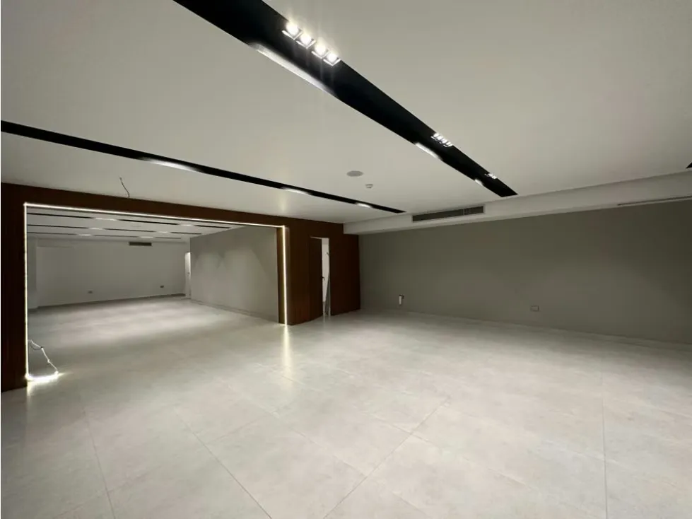 Vendo local comercial 800m2 La Castellana 4385 - 24