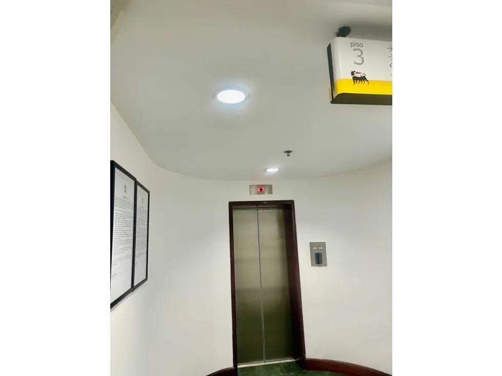 Vendo edificio 4136m2 Las Mercedes 0420 - 13