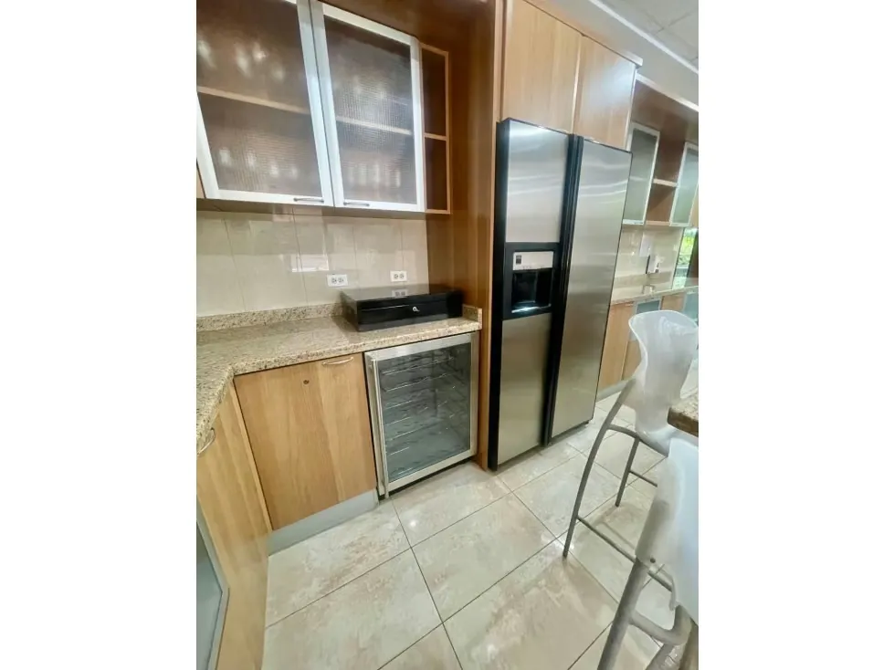 Vendo edificio 4136m2 Las Mercedes 0420 - 19